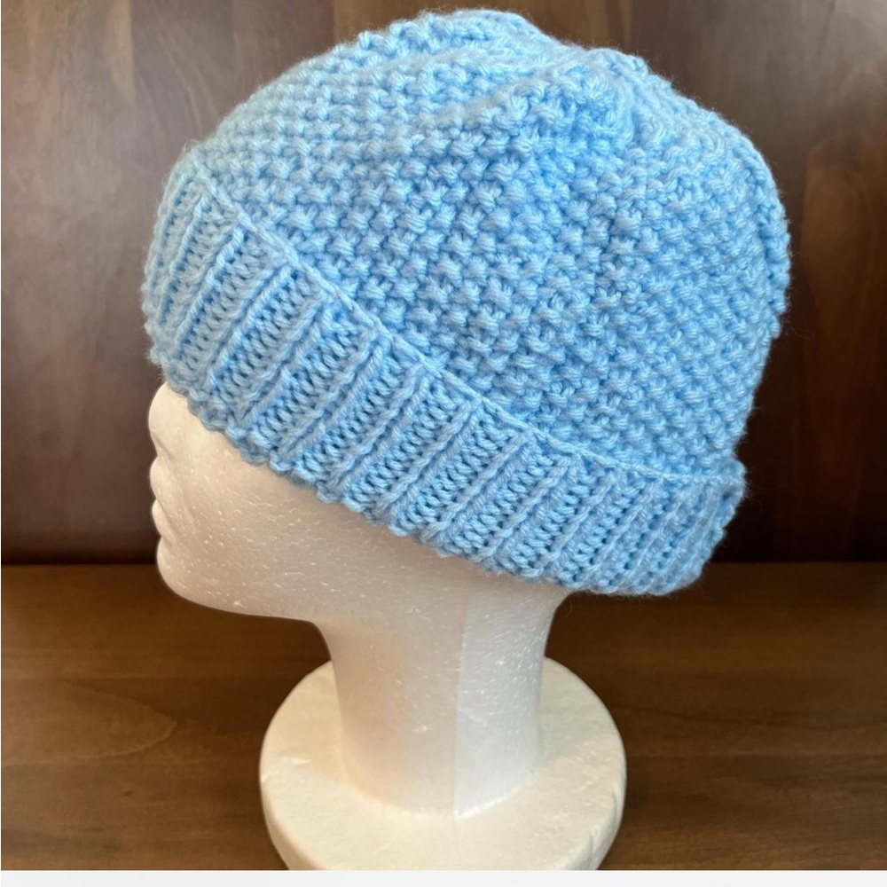 One Size Handmade knit Hat. New. Blue
